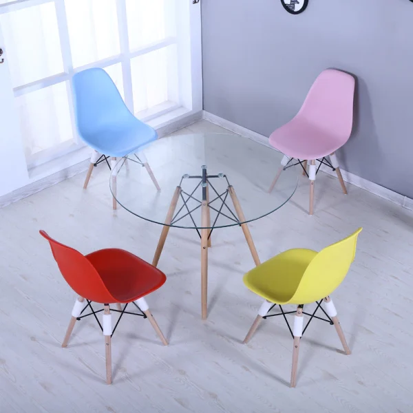 Random Eames chair dining L38cm W39cm H82cm